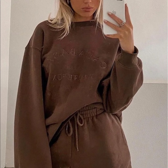 White fox sweatshirt and short set - Picture 2 of 6